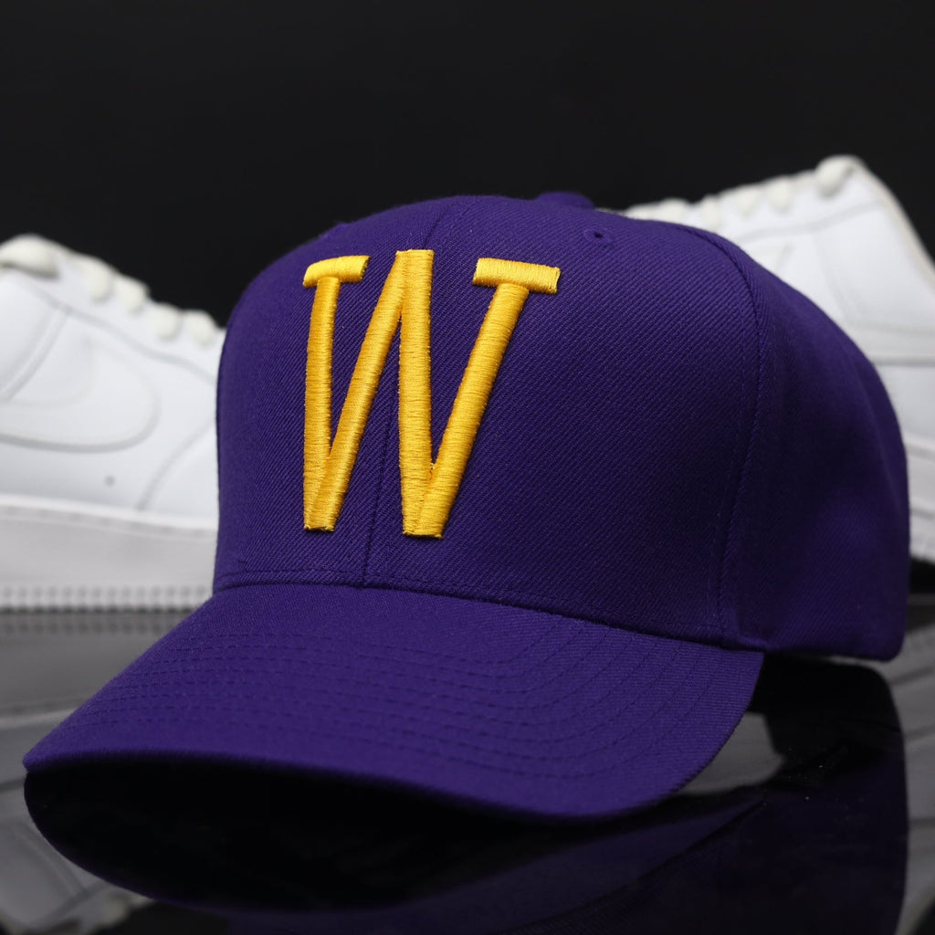 WASH. HUSKIES “W” LOGO PURPLE (Green UV)