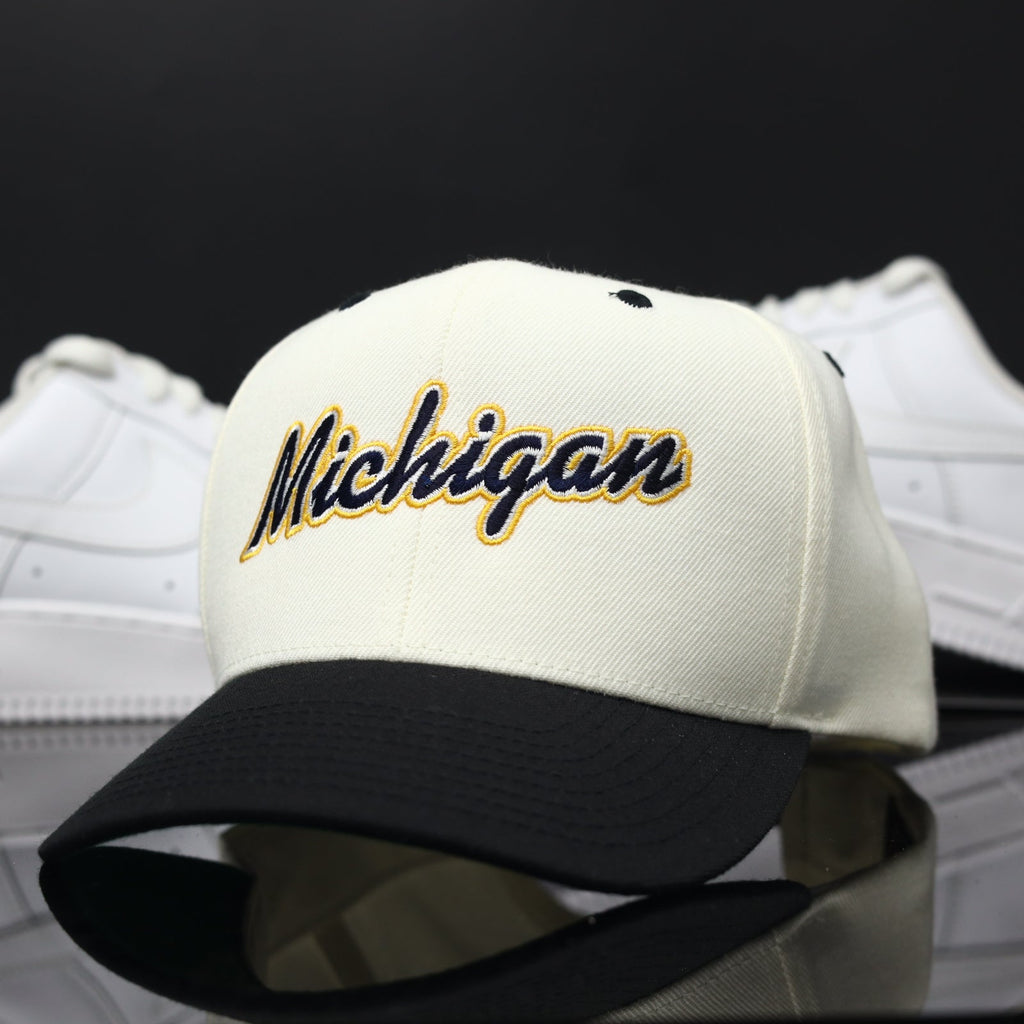 MICH. “SCRIPT” CRM/BLK (Green UV)