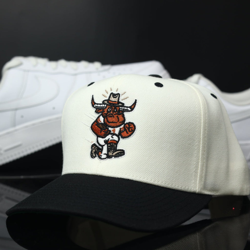 TEX. LONGHORN CRM/BLK (Green UV)