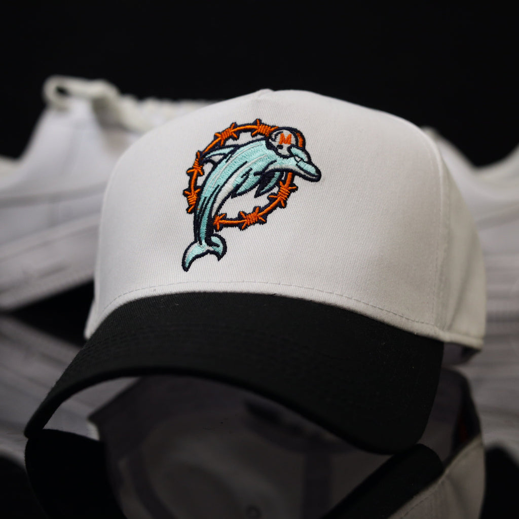 MIA. Barbed PHIN$ White/Black